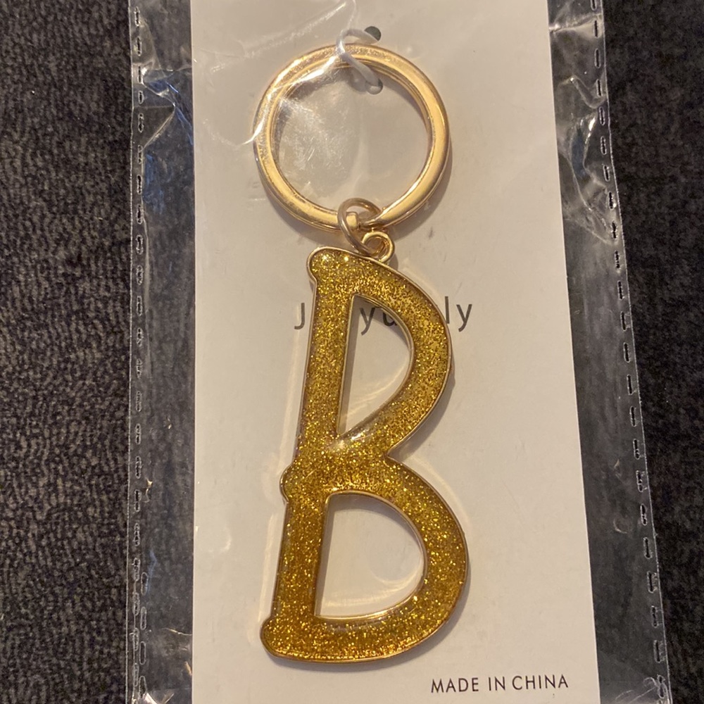 B initial Key chain - Picture 3 of 3